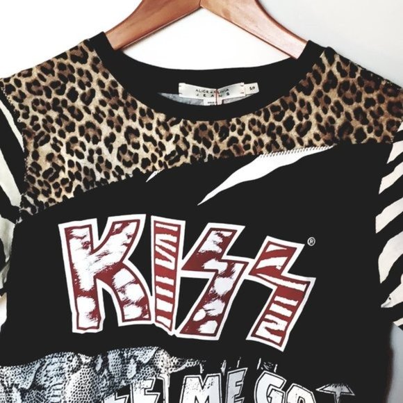Alice + Olivia KISS Patchwork Concert Graphic Tee - Picture 9 of 13